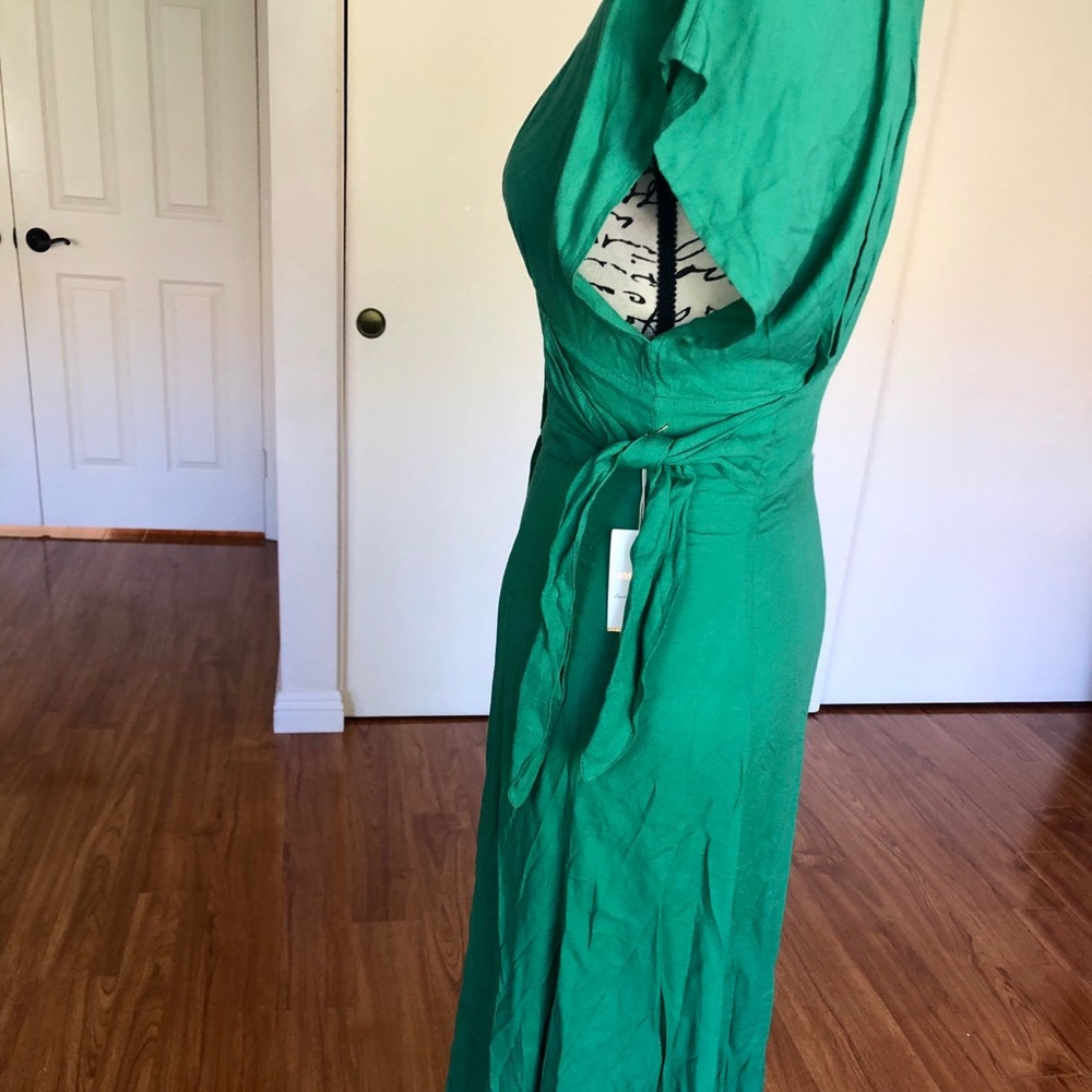 Dress - Picture 3 of 3